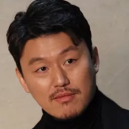 金旻載 飾演 Sergeant Hwang