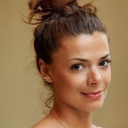 Nasrin Khusrawi 飾演 Lisa (voice)