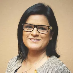 Georgina Lightning 飾演 Kathleen the Orderly