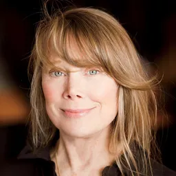 西西·史派克 飾演 Pam