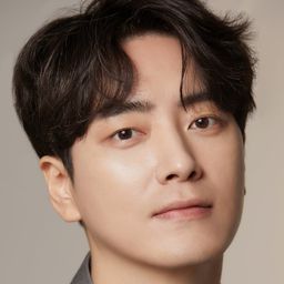 李浚赫 飾演 Joo Seong-cheol
