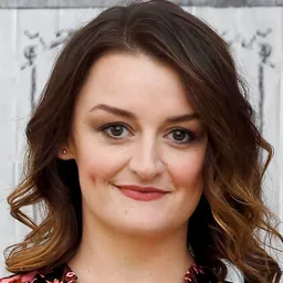 艾莉森・萊特 飾演 MU/TH/UR (voice)