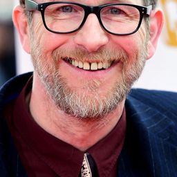 Paul Kaye 飾演 Danny Tyler