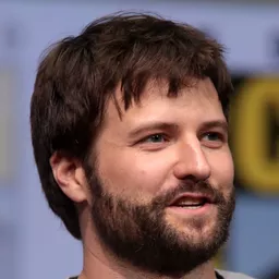 Ross Duffer 飾演 Kwei's Ship Computer (voice)