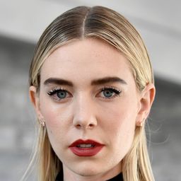 雲妮莎卻比 飾演 Josephine Bonaparte