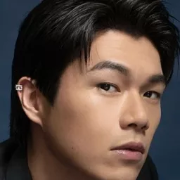 柯煒林 飾演 Keung