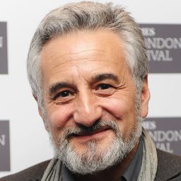 亨利·古德曼 飾演 Chairman Agranat