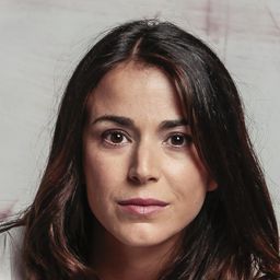 伊格娜西亞巴艾薩 飾演 