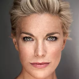 漢娜韋汀咸 飾演 Heidi Heatherley