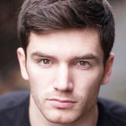 David Witts 飾演 Mickey Garnett