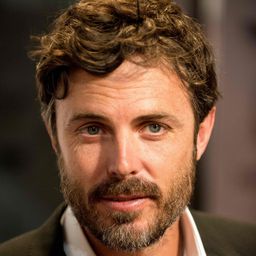 加西艾佛力 飾演 Tom