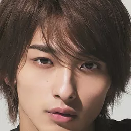 橫浜流星 飾演 Shunsuke Ogaki