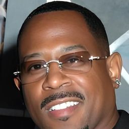 馬田羅倫士 飾演 Marcus Burnett