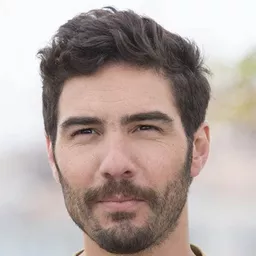 泰夏拉謙 飾演 Paul Barras