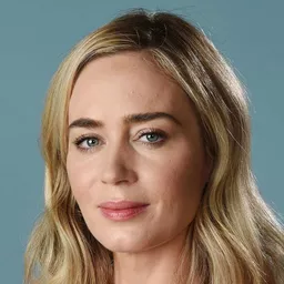 艾美莉賓特 飾演 Kitty Oppenheimer