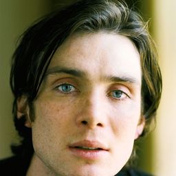 斯里安梅菲 飾演 J. Robert Oppenheimer