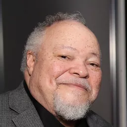 史提芬麥堅尼漢特臣 飾演 Thufir Hawat