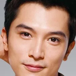 邱澤 飾演 Chiang