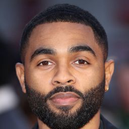 Anthony Welsh 飾演 Don Taylor